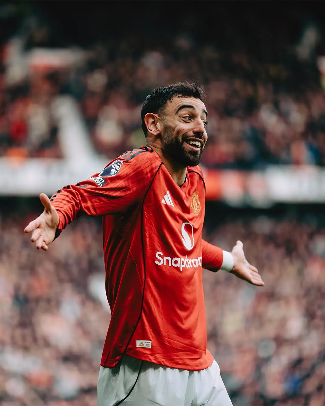 两度送出助攻，B费赛后社媒：笑容说明了一切